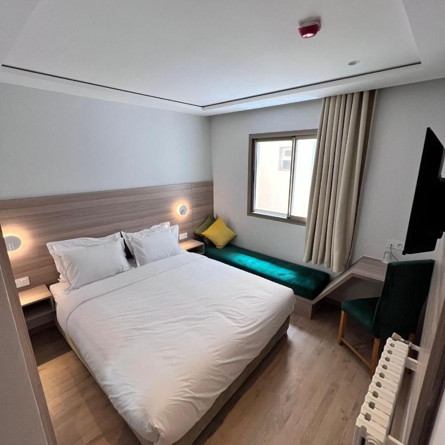 Fajr Hotel